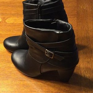 Madden Girl high heeled Plaaza ankle boots Sz 8.5
